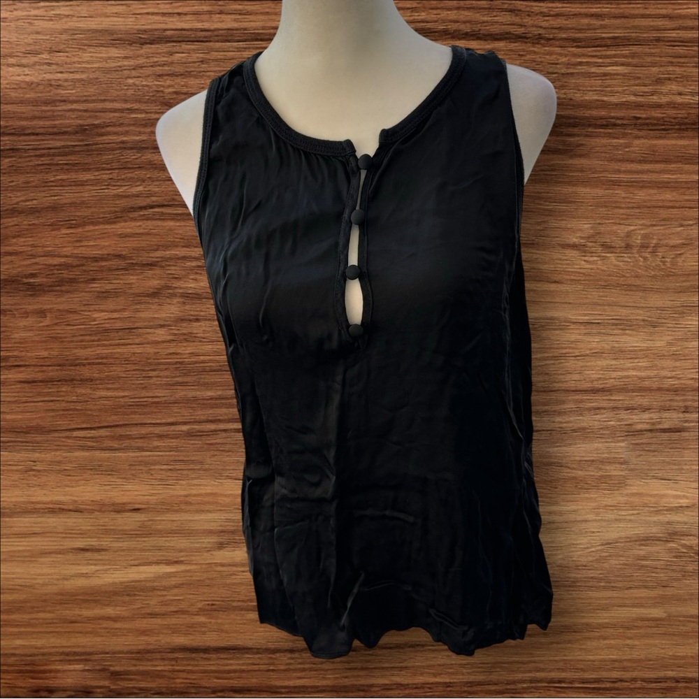 NWT Red Haute 100% Rayon Women’s Button Front Black Silky Top